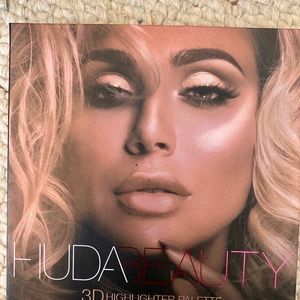 HUDA Beauty Highlighter Palette